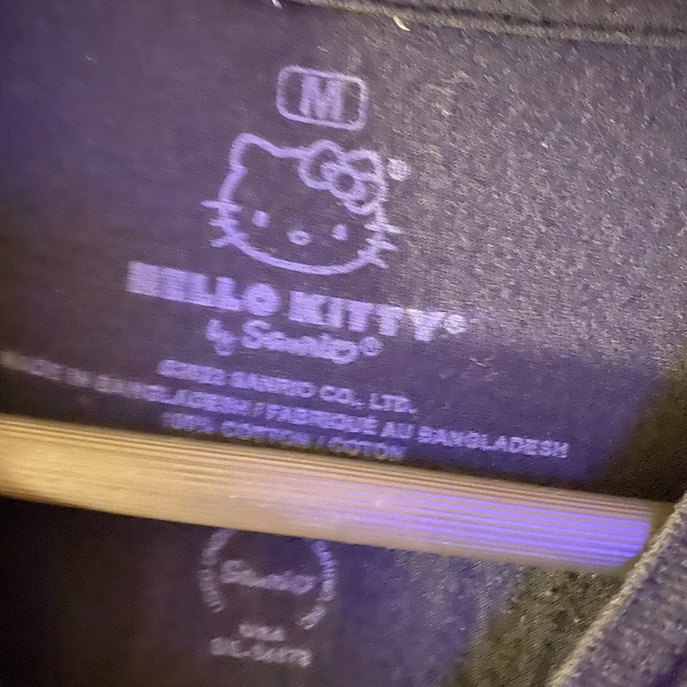 Hello Kitty Top - Picture 2 of 2
